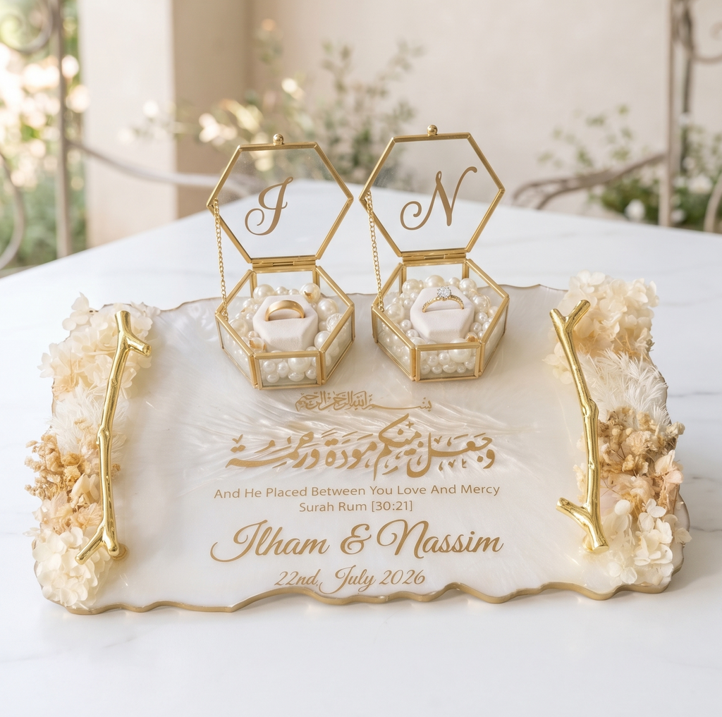 Royal Ring Platter with Dried flowers